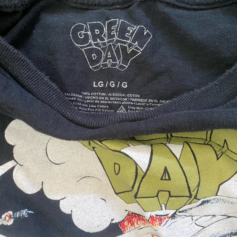 graphic tee - Picture 4 of 7